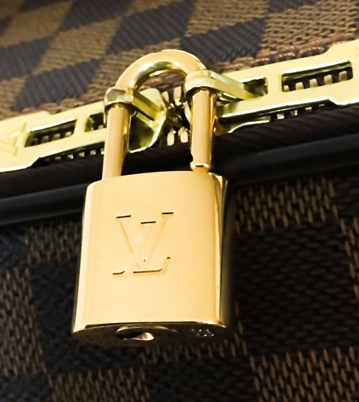 Louis Vuitton Lock 318 Key Goldtone - Padlock 1 Set #318 Authentic 🔐