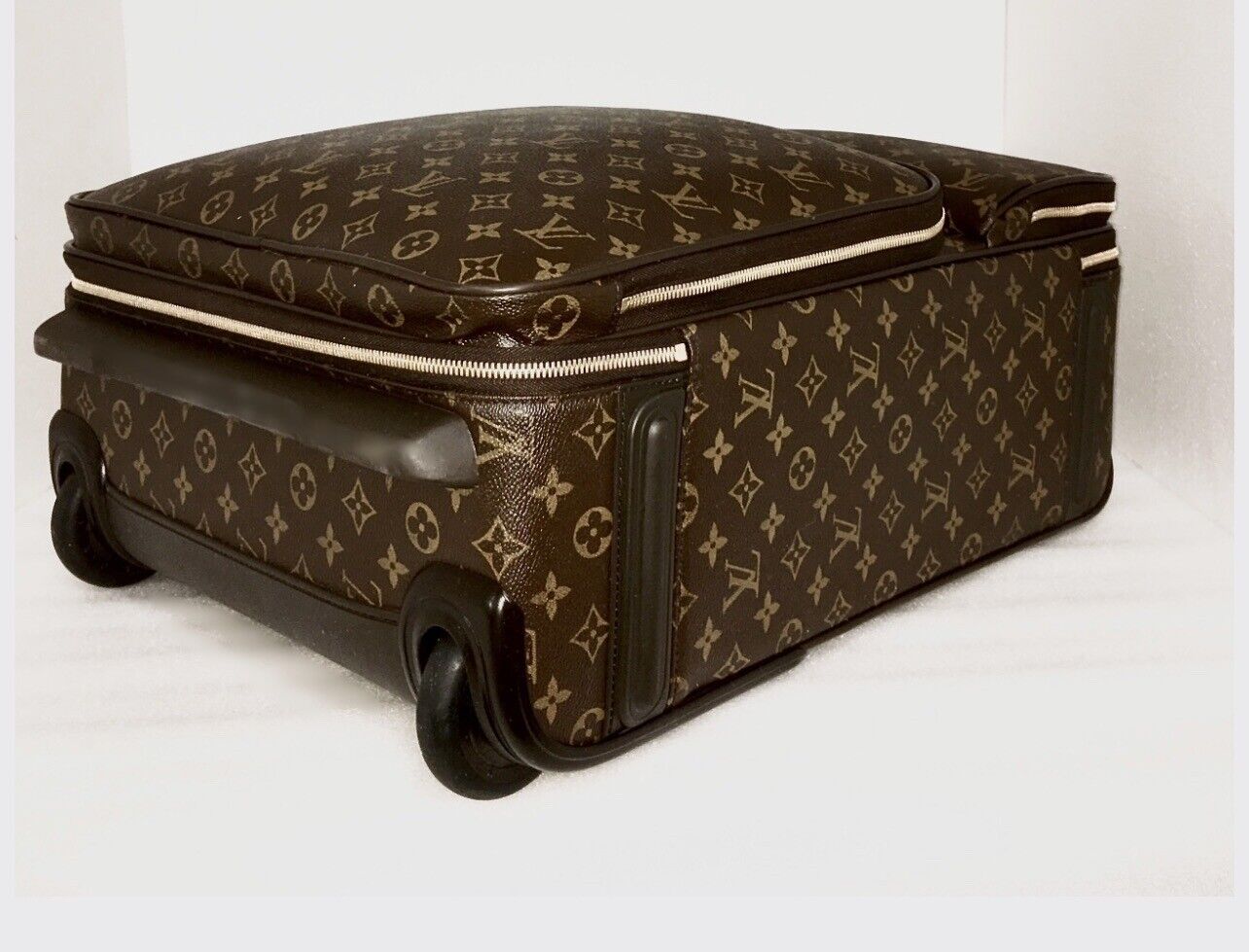 Louis Vuitton Pegase Carryon Suitcase Bag w/ Garment / Dust-bag + COA 💜