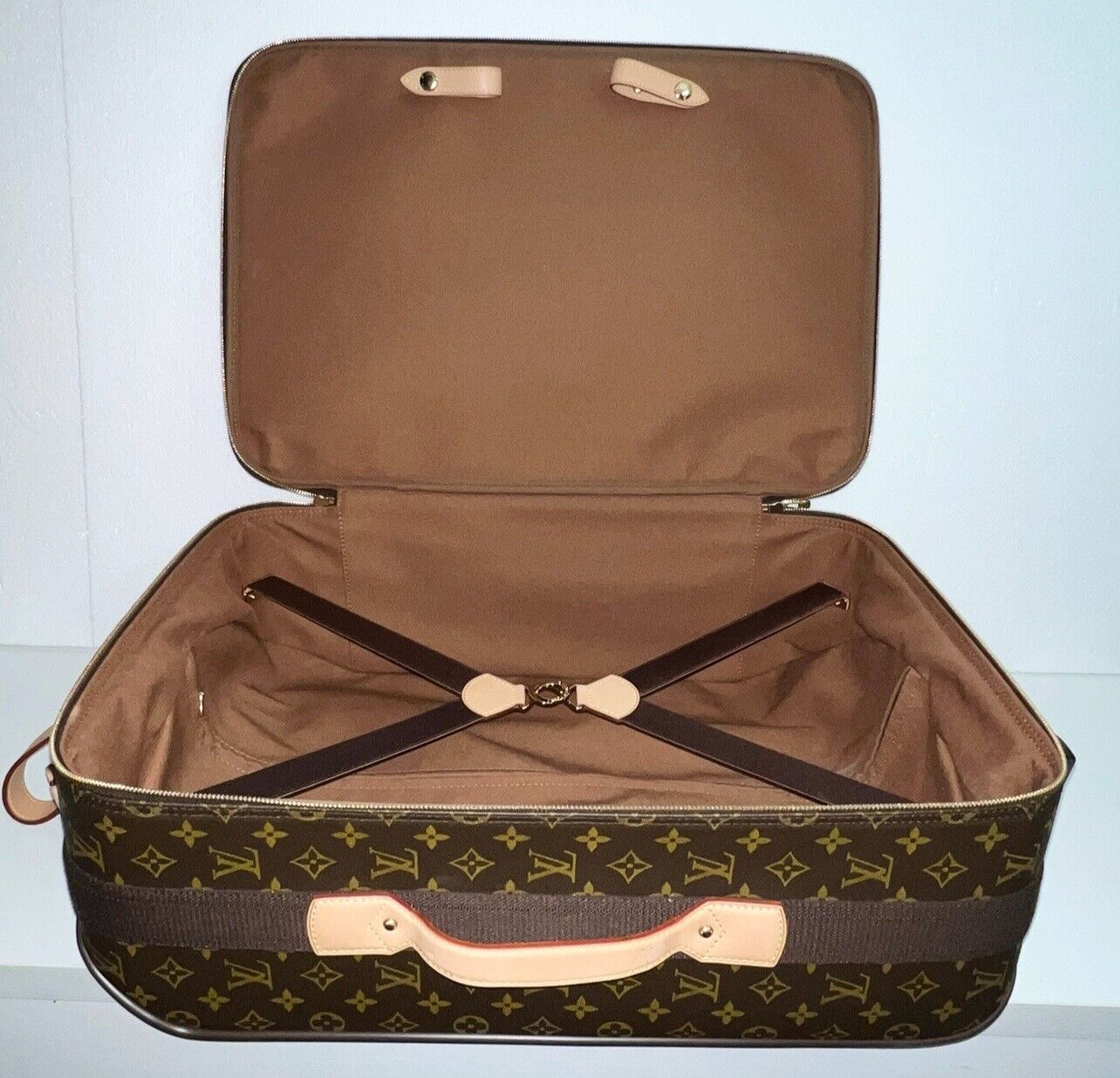 Authentic Louis Vuitton Pegase 55 Classic Travel Suitcase Bag + COA🩷