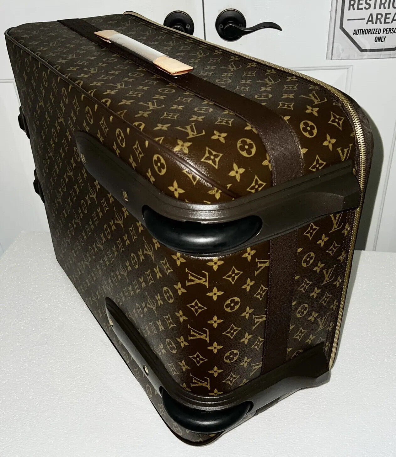 Louis Vuitton Pegase Suitcase Bag Monogram Luggage + Garment Bag 🎊