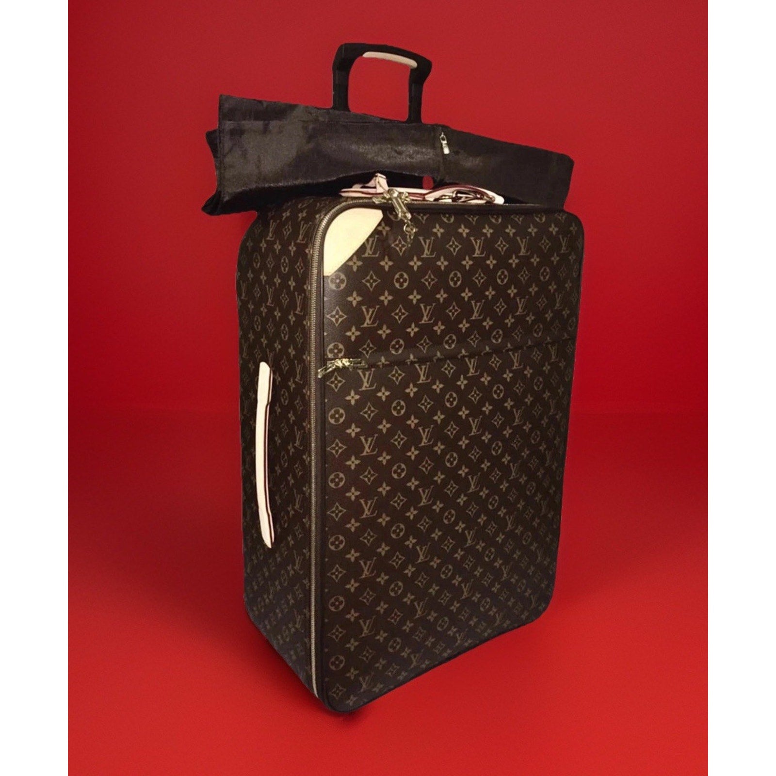 Louis Vuitton Pegase 70 Suitcase Bag w/ Coa Garment Dust-bag Excellent