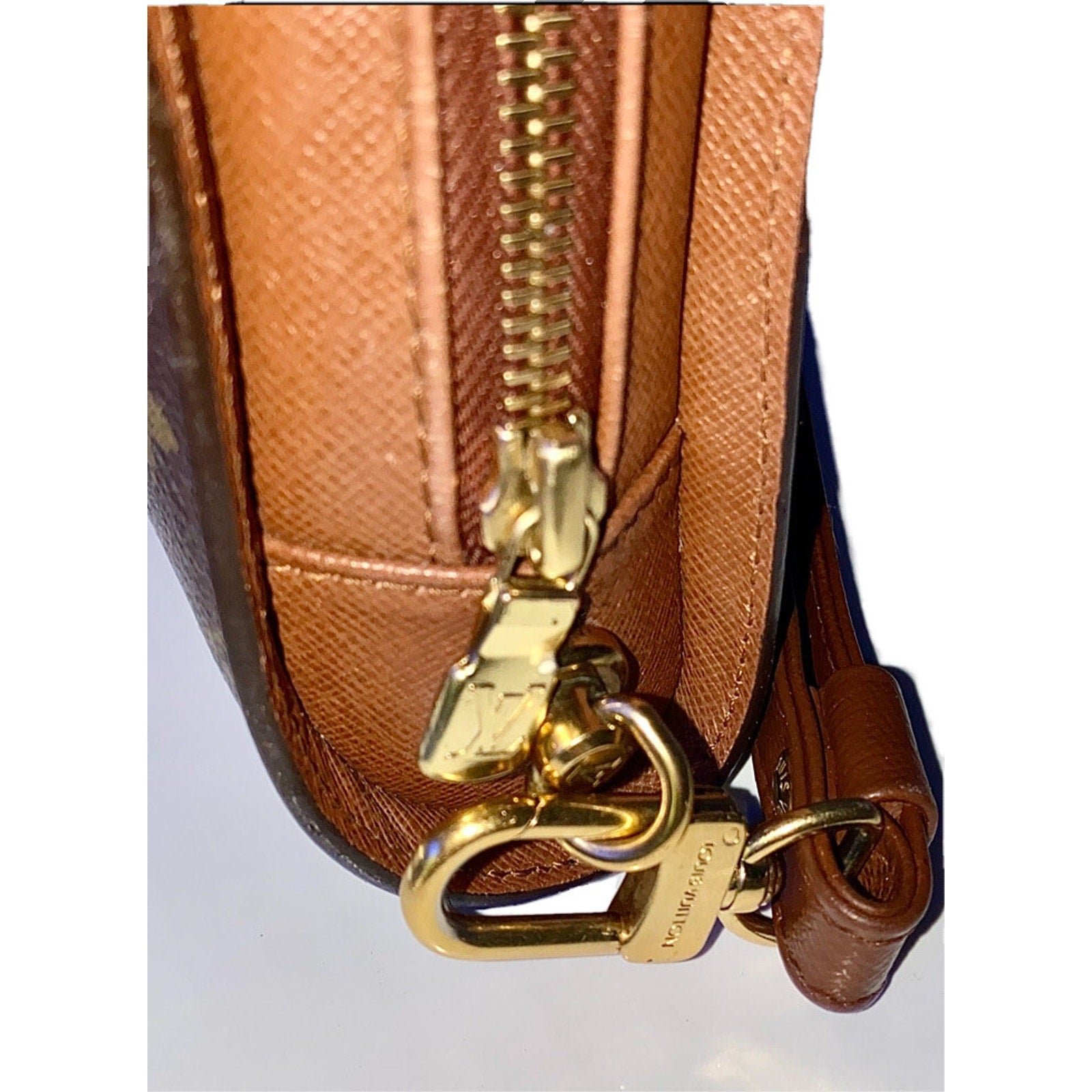 Louis Vuitton Orsay Clutch Bag Wristlet Excellent w/ Coa Dust bag & Strap