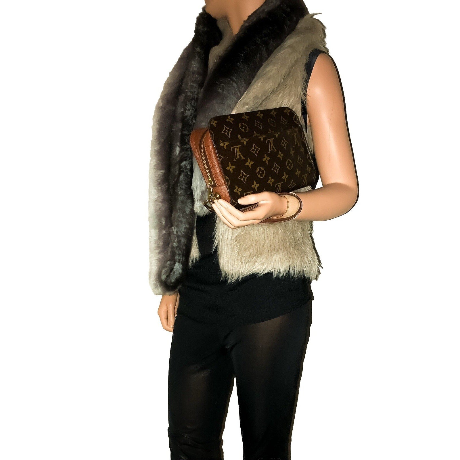 Louis Vuitton Orsay Clutch Bag Wristlet Excellent w/ Coa Dust bag & Strap