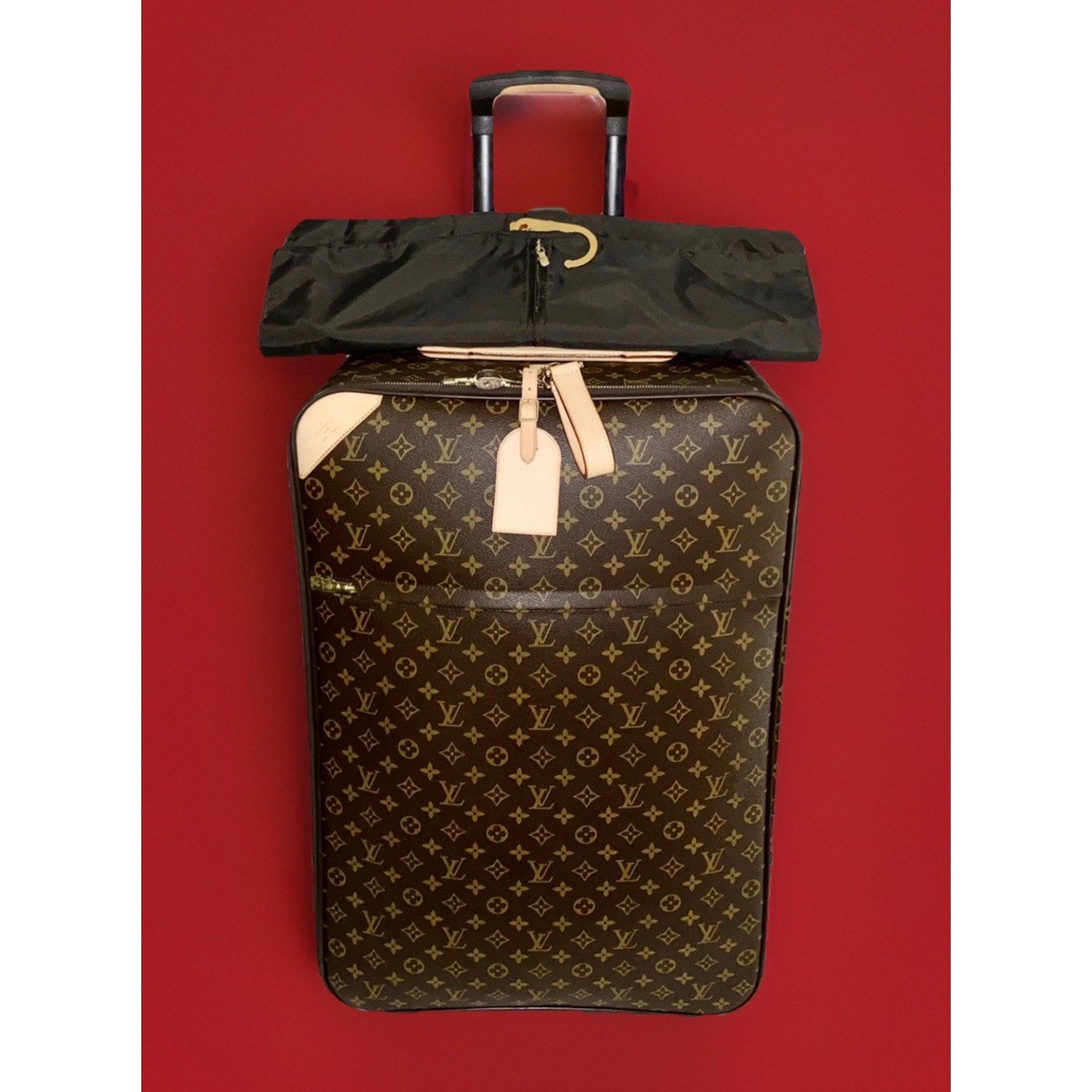 Louis Vuitton Pegase 70 Classic Suitcase Tote w/ Coa Garment Bag LV Tag