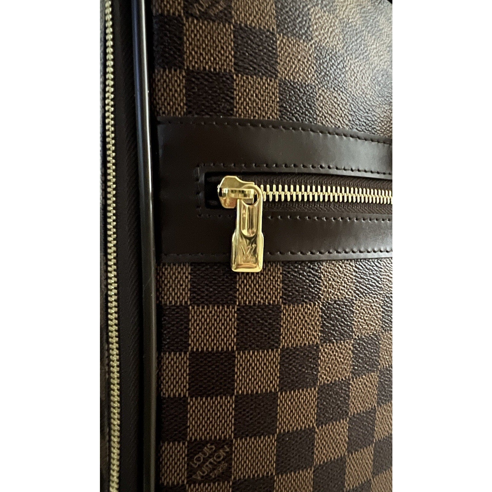 Louis Vuitton Pegase Legere Damier Rolling Suitcase w/ Garment Dustbag COA UEC
