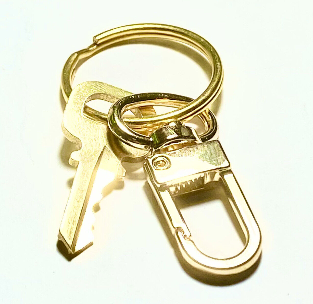 318 LOUIS VUITTON Polished Lock & Key set Padlock brass LV WITH dustbag  - 1 Key
